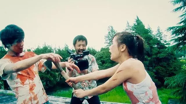 《攝像機不要停!》把喪屍片拍得很熱血