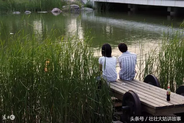 65歲丈母娘來我家幫忙帶孩子,桌上三個人三碗不同的麵,我偷偷掉了淚