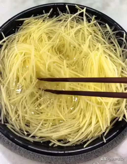 就算是土豆,咱也能吃出新高度!這個土豆新吃法你一定沒試過!