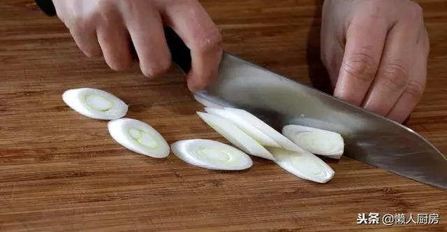 想吃鹽焗雞不用買,教你用電飯鍋焗雞,不加一滴水,肉質細嫩彈牙