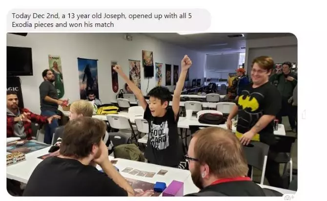 13歲屁孩玩遊戲王卡...起手「五張黑暗大法師」天胡秒殺對手!機率只有1/658008