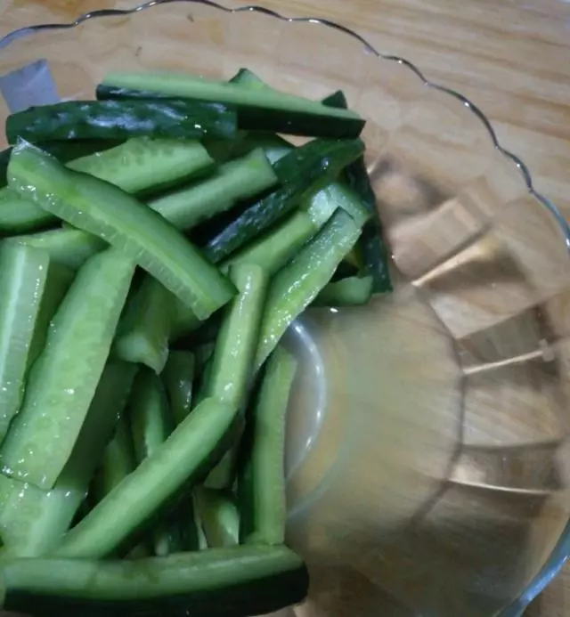 泡菜味小黃瓜,不用醃不用泡,只需搖一搖就能吃,開胃必備小菜