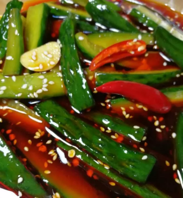 泡菜味小黃瓜,不用醃不用泡,只需搖一搖就能吃,開胃必備小菜