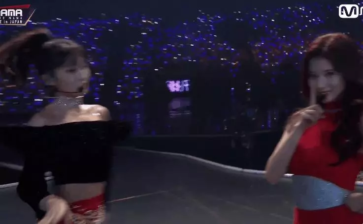 [TWICE][新聞]181214 「10連續」大記錄！「YES or YES」MV一億點擊量達成