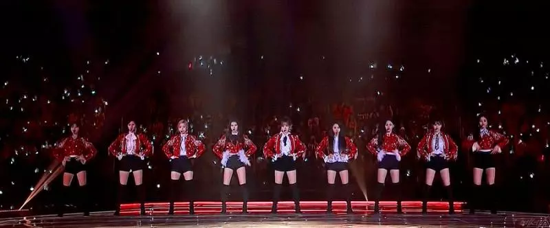 [TWICE][新聞]181214 「10連續」大記錄！「YES or YES」MV一億點擊量達成