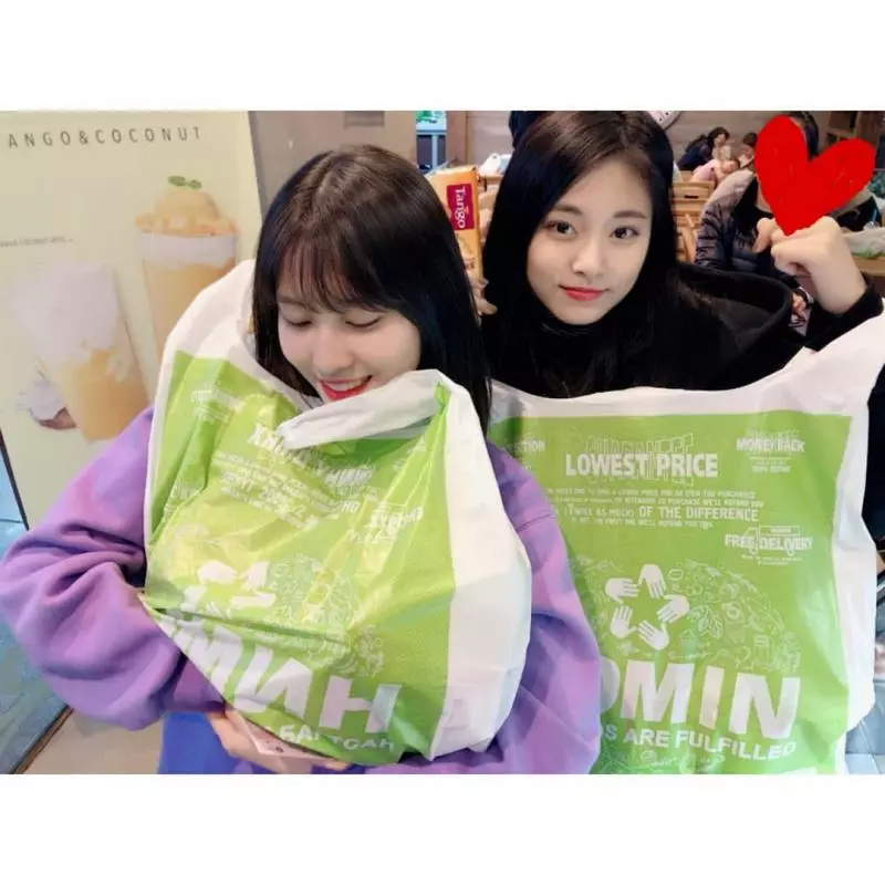 [TWICE][新聞]181214 「10連續」大記錄！「YES or YES」MV一億點擊量達成