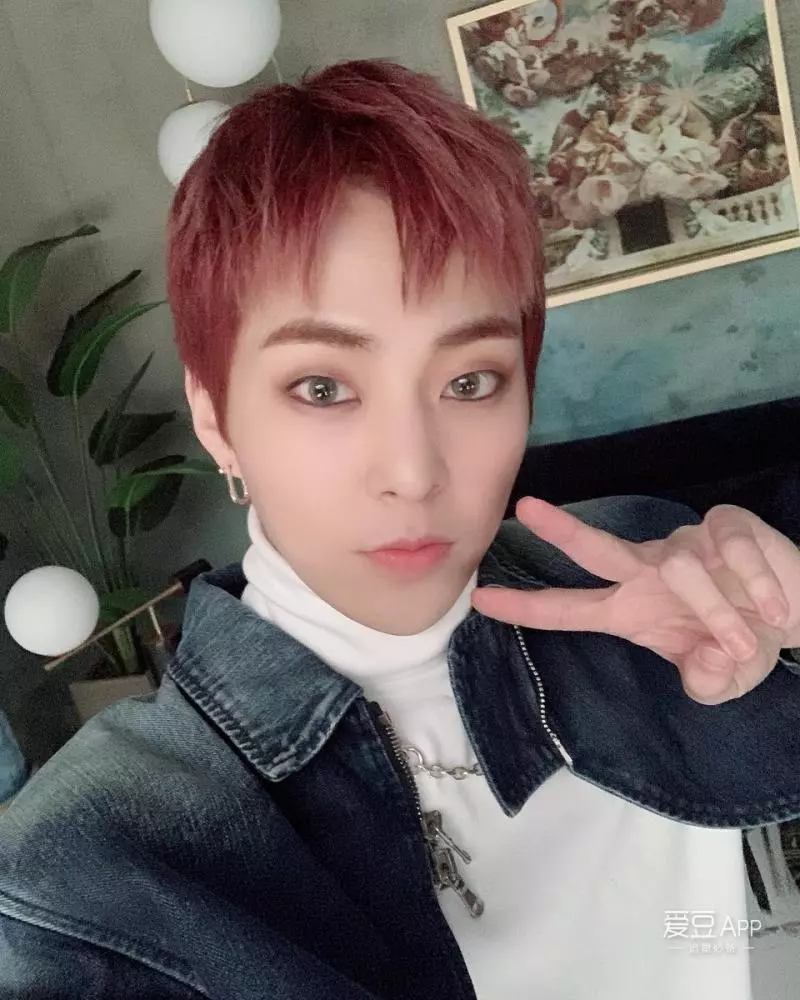 [EXO][新聞]181214 崛起的忠武路新星！DO亮相頒獎禮領取年度最佳男新人演員獎！