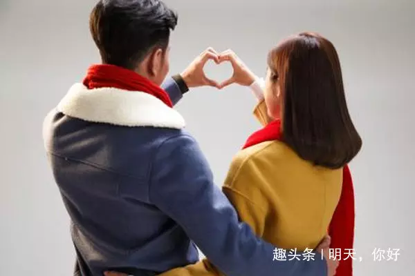 老公出差半年,卻帶著情人回來逼老婆離婚,拿出結婚證後他蒙了