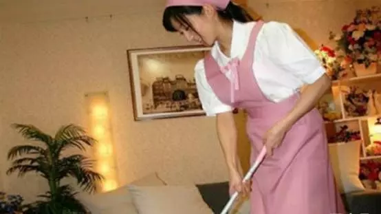 保姆偷走我五萬扔下一孩子跑了,三年後她回來我決定和她結婚