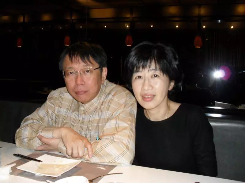 上任4年僅遲到3次!柯文哲遭捕捉「遲到5分鐘進市府」原因讓人直呼:老婆真的好重要