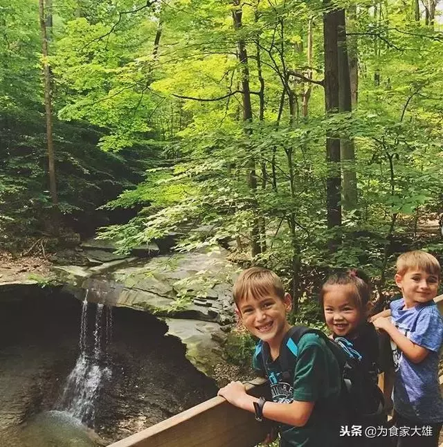 在愛中長大!4歲女孩「領養2年前後驚人對比」 一張張都讓父母暖哭:感謝妳願意來我身邊