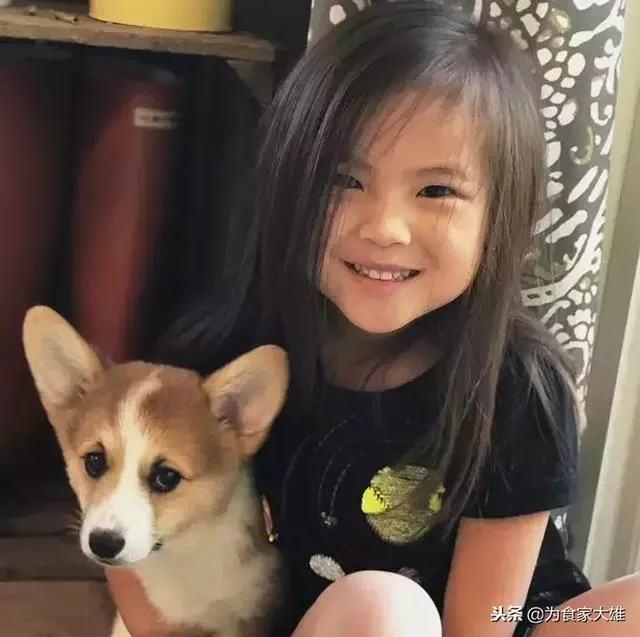 在愛中長大!4歲女孩「領養2年前後驚人對比」 一張張都讓父母暖哭:感謝妳願意來我身邊