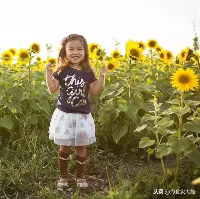 在愛中長大!4歲女孩「領養2年前後驚人對比」 一張張都讓父母暖哭:感謝妳願意來我身邊
