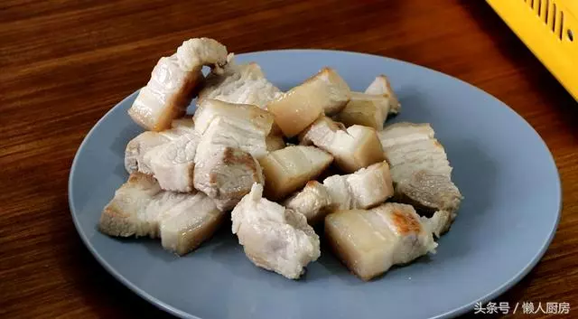 「一斤五花肉加2塊乳豆腐」試試這樣做,好吃不膩又特別下飯!