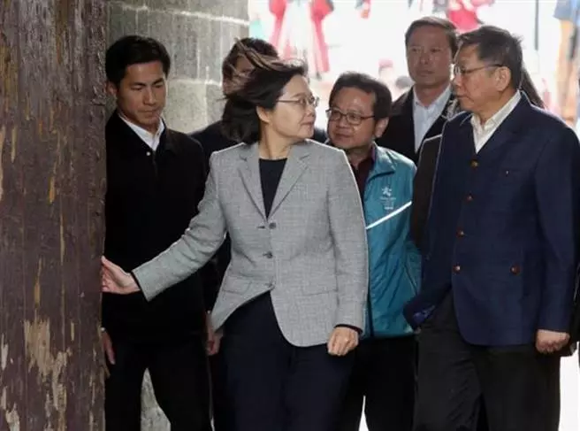 看「蔡柯會」 沈富雄:小英首創總統被地方首長羞辱紀錄