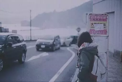 愛情不是轟轟烈烈的誓言,而是平平淡淡的陪伴