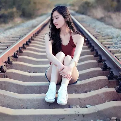 曾 經 以 為 愛 情 很 美