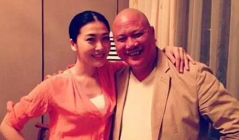 61歲的他是周潤發最好的兄弟,現在患病求發哥照顧嬌妻!