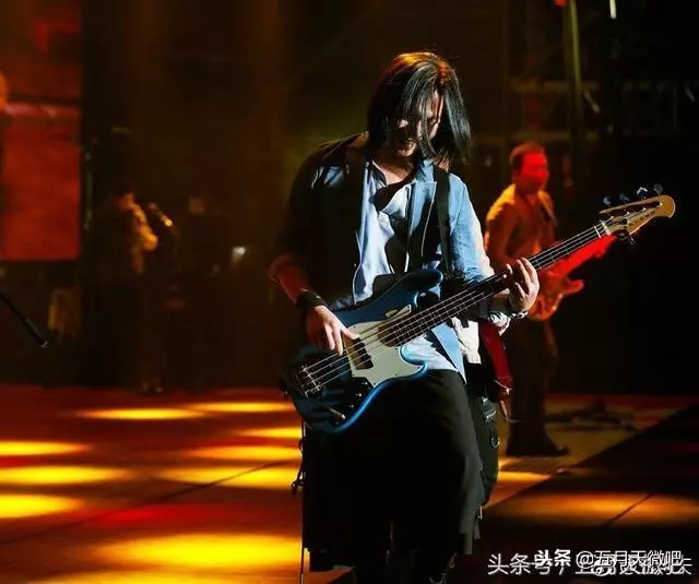 五月天:她好像出道兩年一樣,我們好像出道兩百年,不公平