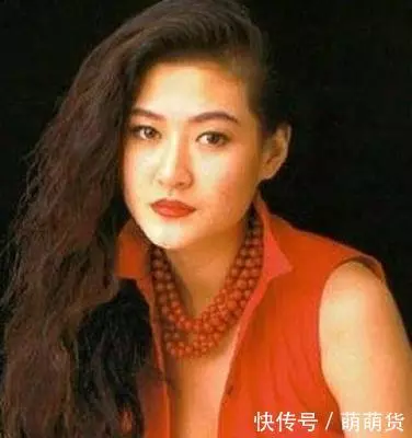 15年前她扔下剛滿月的兒子跳樓身亡,如今兒子已長得又高又帥!