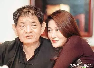 15年前她扔下剛滿月的兒子跳樓身亡,如今兒子已長得又高又帥!