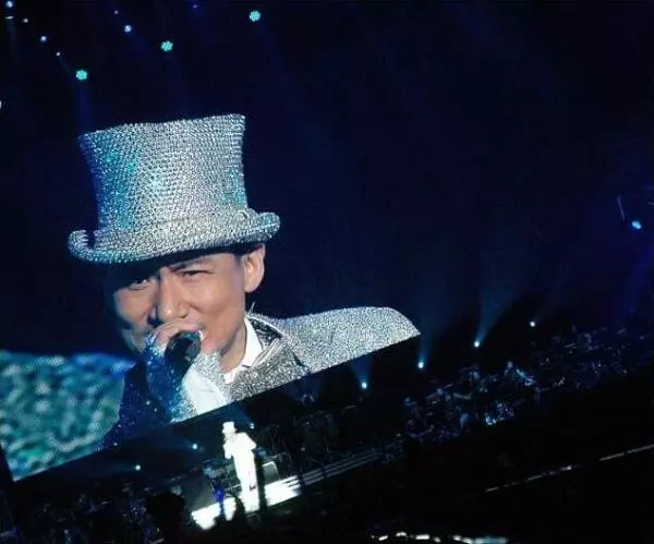 離演唱會只剩下五天,他卻與世長辭,已售百萬張門票僅有500人來退