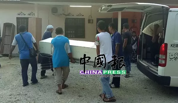 悲!24歲年輕母親 住家上吊自盡, 遺留下2名幼兒。R.I.P 悲!24歲年輕母親 住家上吊自盡 遺