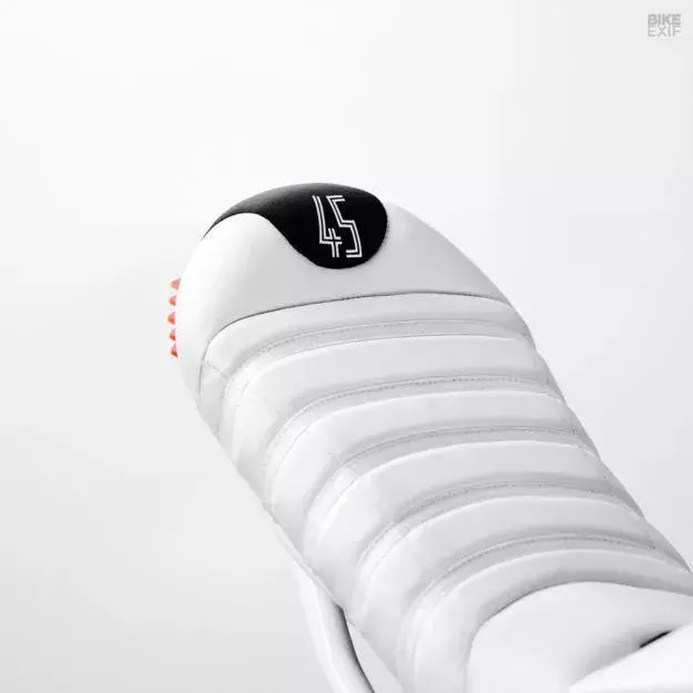 當杜卡迪遇到Air Jordan,摩托車變「球鞋」!