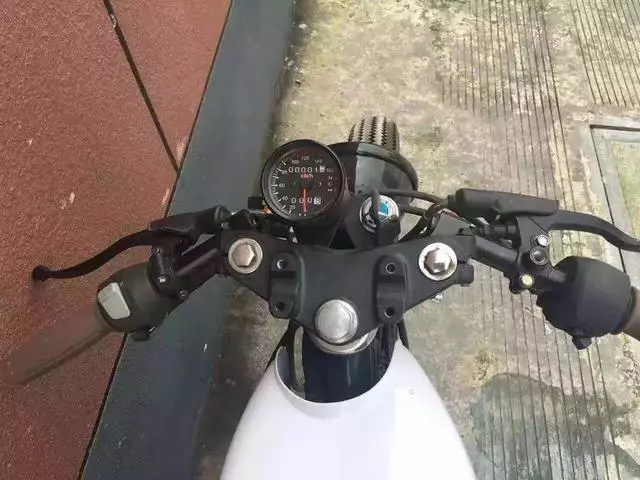 聽說以前這款摩托車一箱油可以跑800公里?