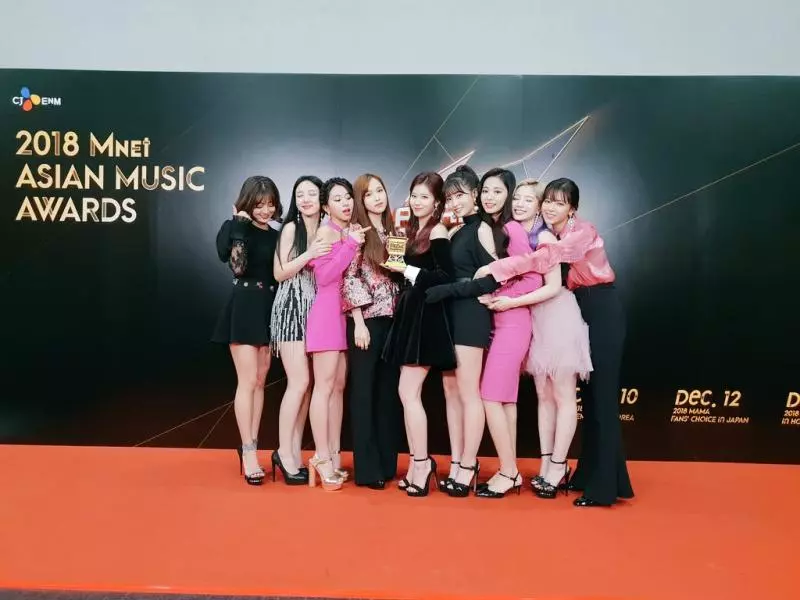 [TWICE][分享]181215 「欲戴皇冠必承其重」會變得越來越好的兔瓦斯的！