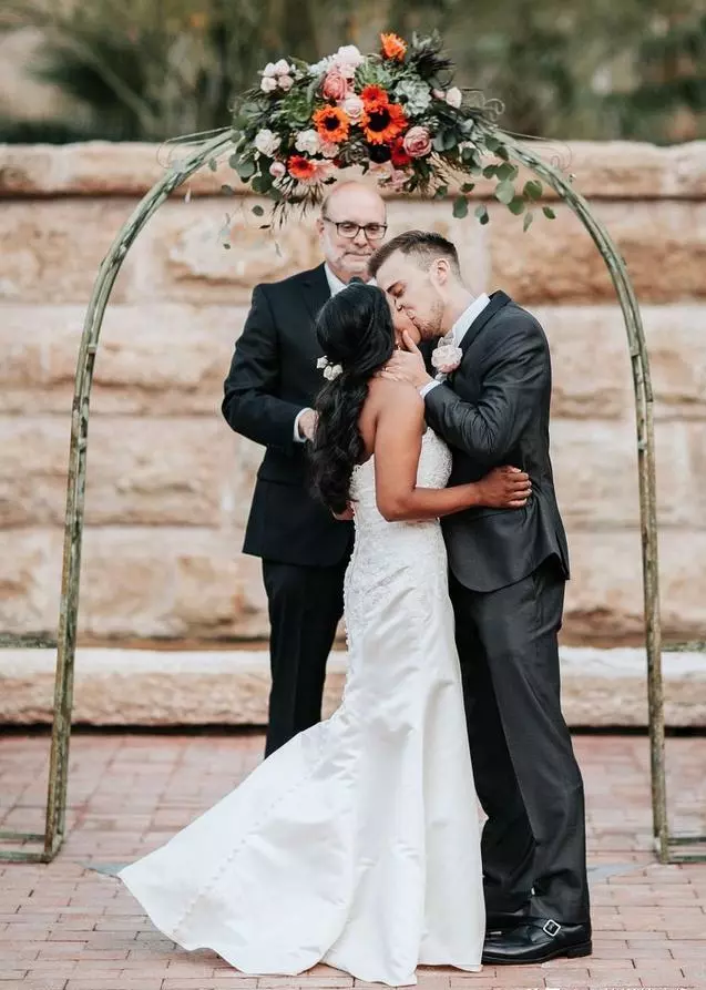 緣分真不可思議!3歲時開的結婚玩笑20年後成真!網友直呼:娃娃親是很靠譜兒的