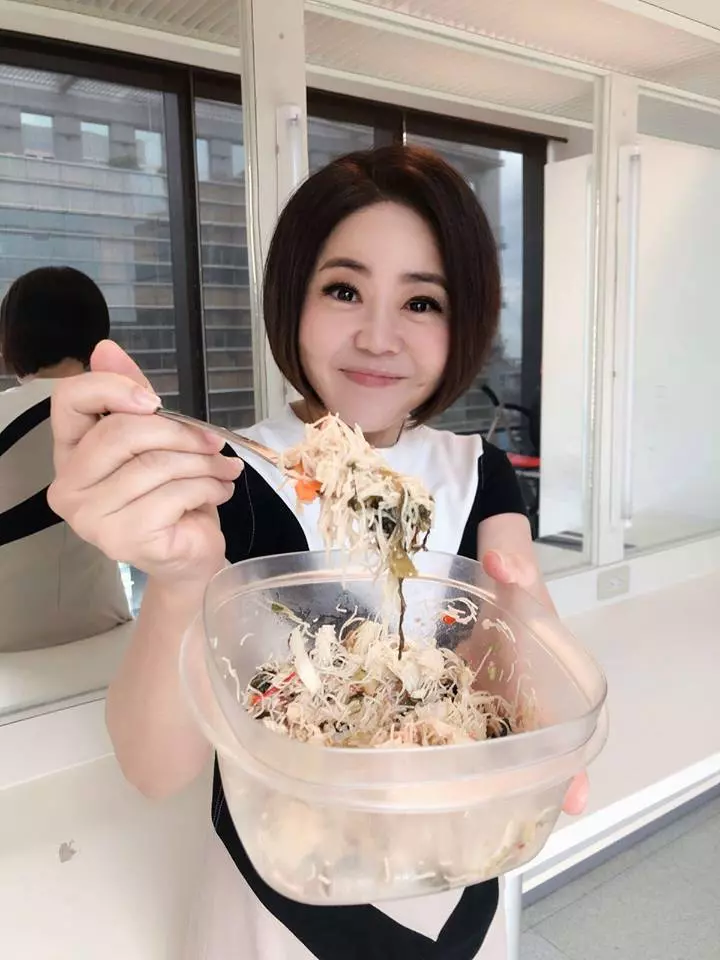 迎接第二春?于美人「親吻神秘男」遇浪漫邂逅 她害羞鬆口:「完全是我的菜~」