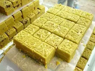 妹妹遠嫁五年沒回家,姐姐收到一箱綠豆糕,姐姐咬了一口,報了警