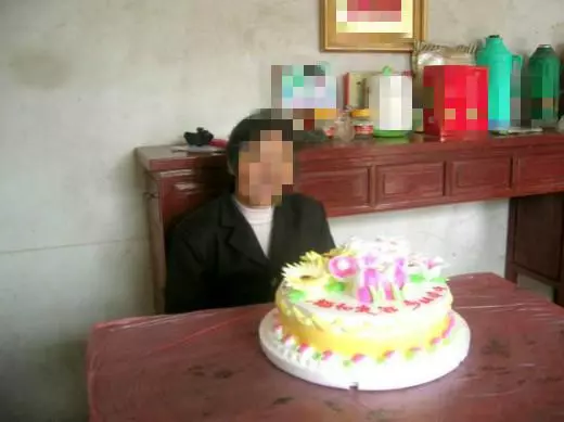 有錢小姑子來我家做客,我燒一大盤龍蝦招待,事後卻遭全家人責罵