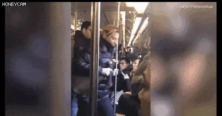 打罵踹踢 紐約地鐵白女囂張狂吼「支那豬」 華女險毀容 還有天理嗎?(視頻/組圖)