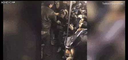 打罵踹踢 紐約地鐵白女囂張狂吼「支那豬」 華女險毀容 還有天理嗎?(視頻/組圖)
