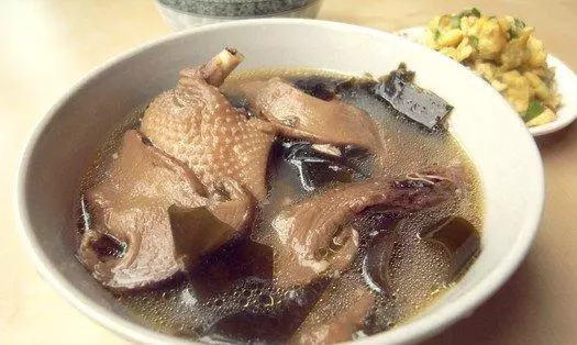 中醫說:「天然」的生髮穴,每天按按活氣血、讓頭髮黑又密!