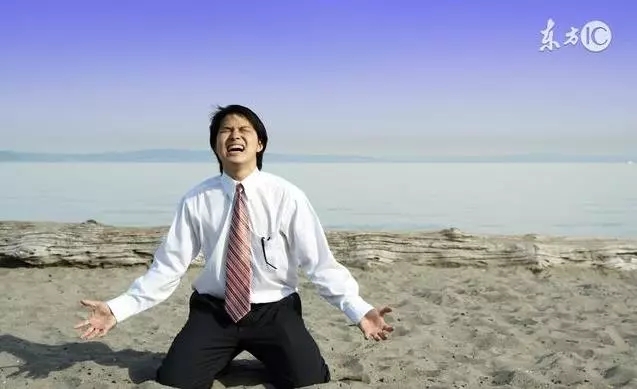 路遇白蛇擋道討封,他好心成全,最後竟然救了全村人的性命