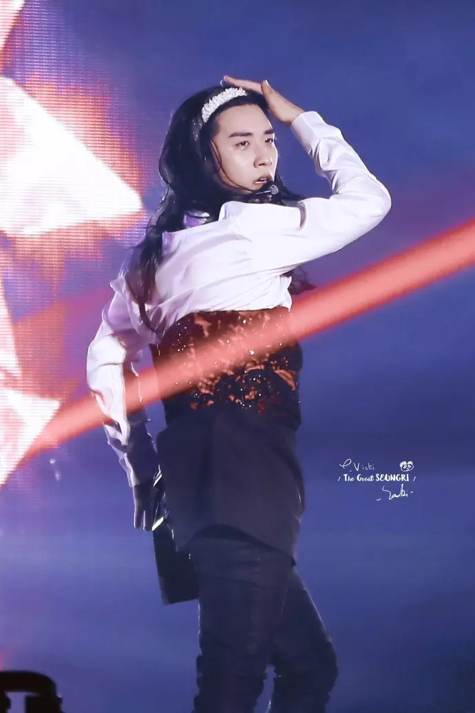 [BigBang][分享]181216 在大阪提前到來的聖誕節紅紅火火的麋鹿勝利