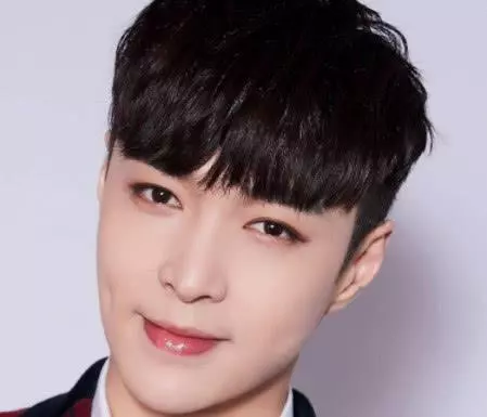 為什麼張藝興沒有離開EXO?圈內人給出答案,和我們想的還不一樣