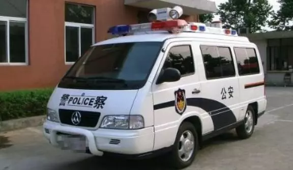 在婆家吃飯時來姨媽,婆婆偷著笑,上完廁所後,俺報了警