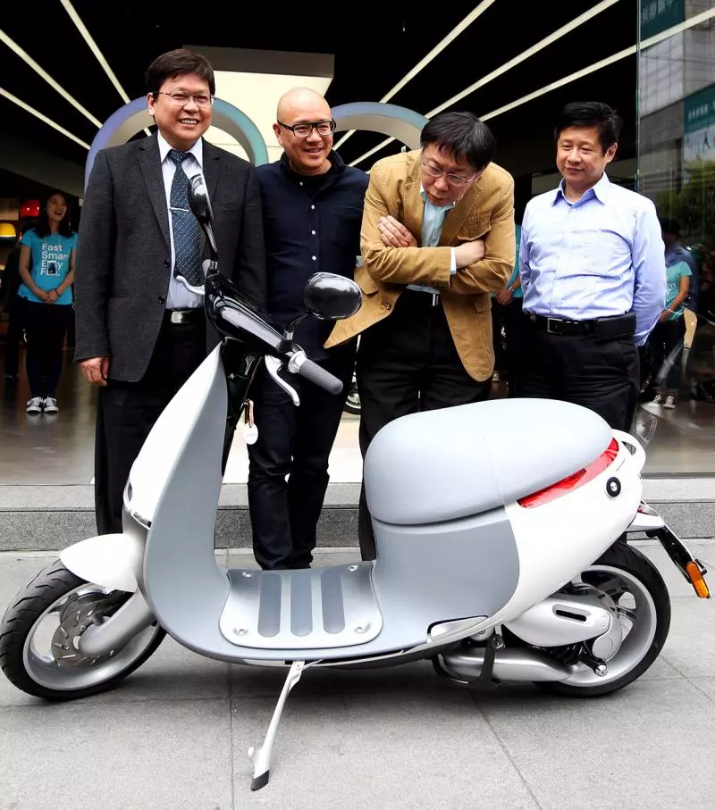 台灣民眾在2030年將無法購買燃油機車!政院以行動證明「禁售燃油機車」的決心,但是電動機車業者卻很擔憂