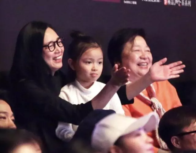 劉德華演唱會全家到場,6歲女兒劉向蕙看得眼都直了!