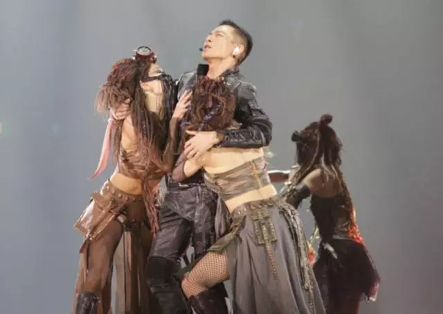 劉德華演唱會全家到場,6歲女兒劉向蕙看得眼都直了!