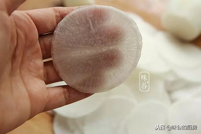 教你做秘制腌蘿卜,學會這做法,拿肉都不換,香脆嫩爽,實在好吃