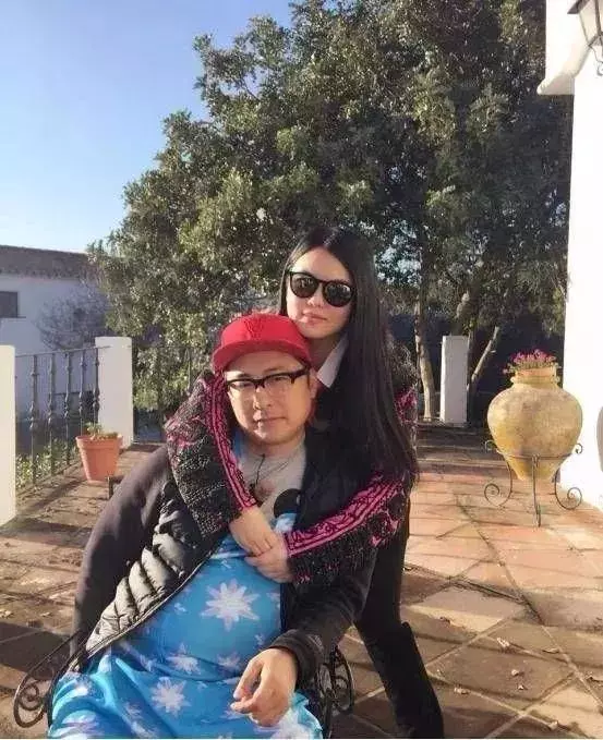 大S曝李湘豪宅,超大草坪盪鞦韆,別墅室內按電梯,裝修被吐槽土!