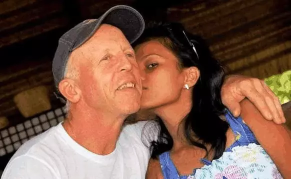 泰國女導遊可不一般,白天帶你遊山玩水,晚上盡妻子義務!