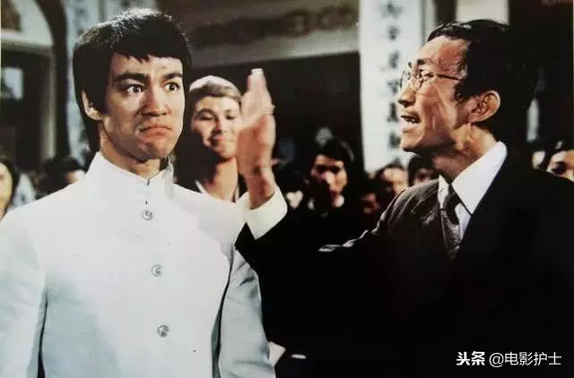 成龍評價李小龍,他被神話了,洪金寶:我沒提腳他腳就到我臉上了