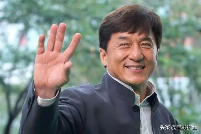 成龍評價李小龍,他被神話了,洪金寶:我沒提腳他腳就到我臉上了