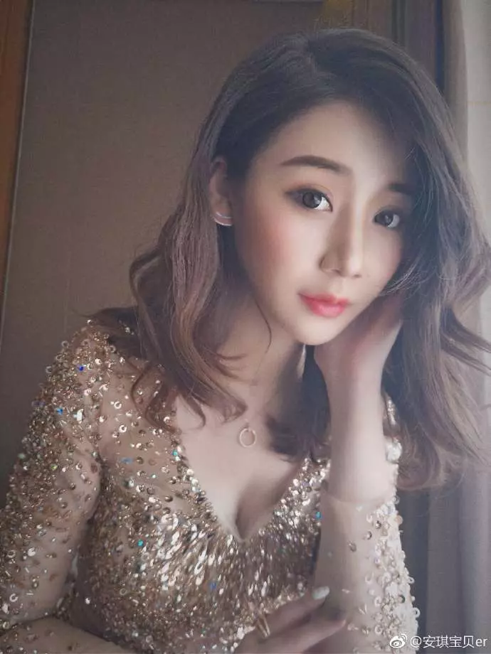 棉花糖比賽男主持人誇口「我吃很快」 下秒女主持人「一口秒嗑完」